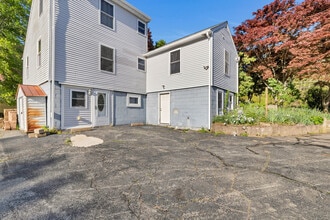 1552 Norwich-New London Turnpike in Montville, CT - Building Photo - Building Photo