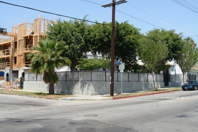 3085 James M Wood Blvd in Los Angeles, CA - Building Photo - Building Photo