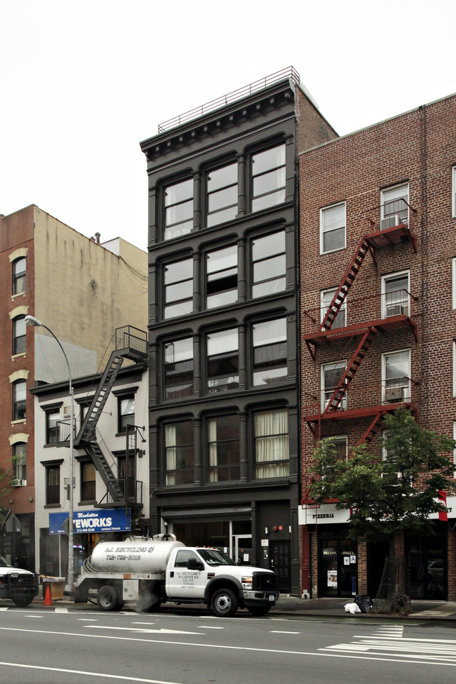 171 1st Ave in New York, NY - Foto de edificio - Building Photo