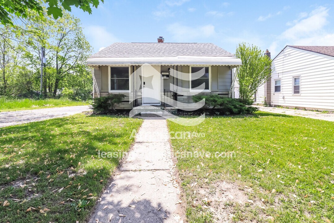 465 Montana Ave in Pontiac, MI - Building Photo