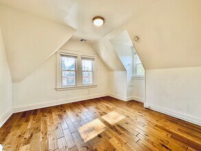 66 Trumbull St, Unit 66-5 in New Haven, CT - Building Photo - Building Photo