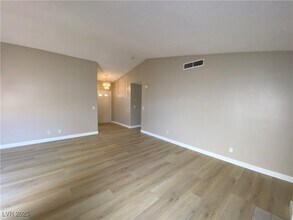 376 Legacy Dr in Henderson, NV - Building Photo - Building Photo