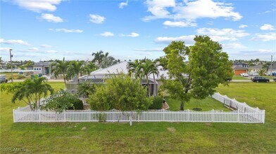 2529 SW 23rd Pl in Cape Coral, FL - Building Photo - Building Photo