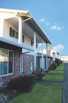 Heritage Townhomes in Milwaukie, OR - Building Photo