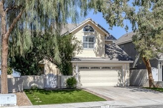 1701 Duarte Dr in Henderson, NV - Foto de edificio - Building Photo