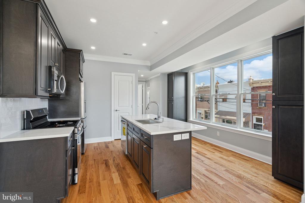 601 W Porter St in Philadelphia, PA - Building Photo