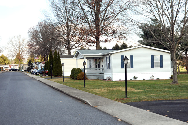 129 Meadow Valley Rd in Ephrata, PA - Building Photo - Building Photo