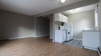 2501 Apartments in Calgary, AB - Building Photo - Building Photo