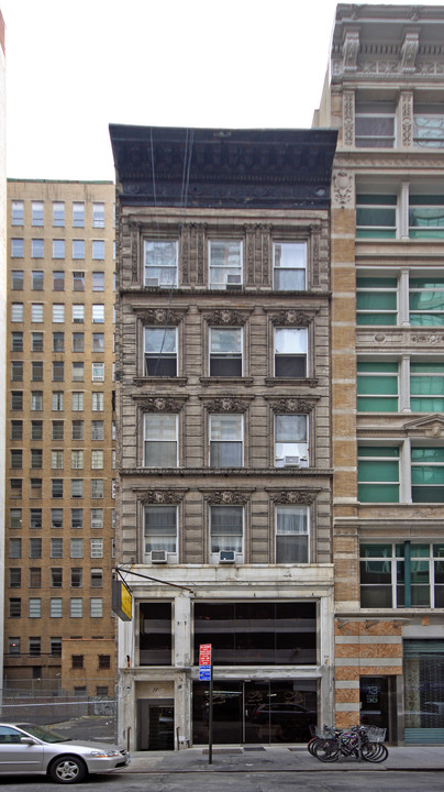 11 E 30th St in New York, NY - Building Photo