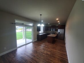 10260 W 18th Ct in Kennewick, WA - Building Photo - Building Photo