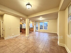 4492 NW 125th Ave in Portland, OR - Building Photo - Building Photo