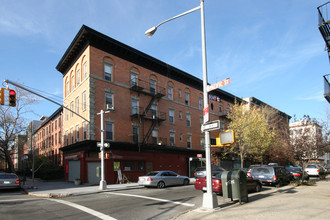 106 Bond St in Brooklyn, NY - Foto de edificio - Building Photo