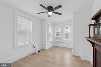 2054 W Glenwood Ave in Philadelphia, PA - Building Photo - Building Photo