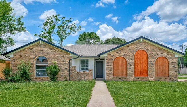 property at 4917 Fairvent St