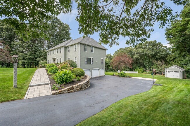 4 Nashoba Dr in Chelmsford, MA - Building Photo - Building Photo