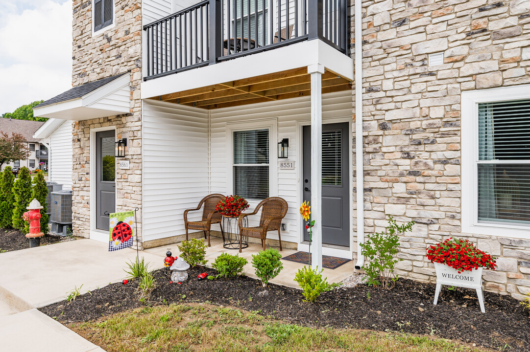 Spencer Court in North Ridgeville, OH - Building Photo