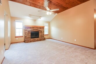 1711 Roberta Dr in Raymore, MO - Building Photo - Building Photo