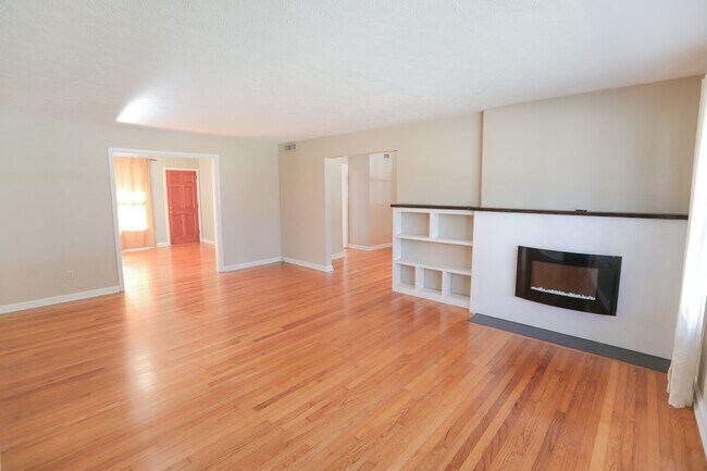 2240 Jose Cir W in Jacksonville, FL - Building Photo - Building Photo