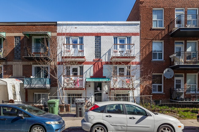 7547 Bloomfield