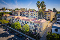 Adobe Grande in Culver City, CA - Foto de edificio - Building Photo