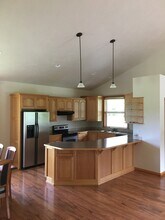 91351 Donna Rd in Springfield, OR - Building Photo - Building Photo