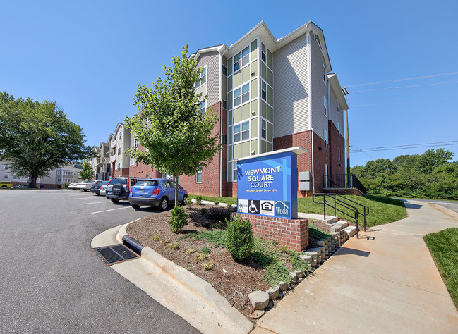 Viewmont Square in Hickory, NC - Building Photo - Building Photo