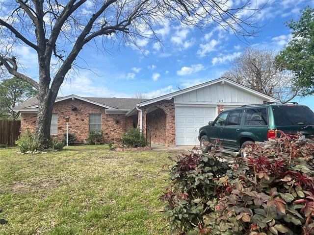629 Christie Ct in Everman, TX - Building Photo