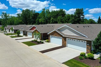 Redwood Canton in Canton, MI - Foto de edificio - Building Photo