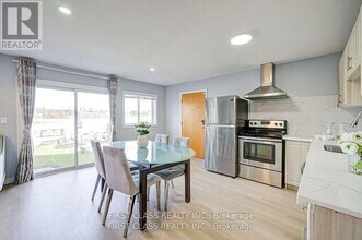 17 Willowbank Ave in Richmond Hill, ON - Building Photo - Building Photo