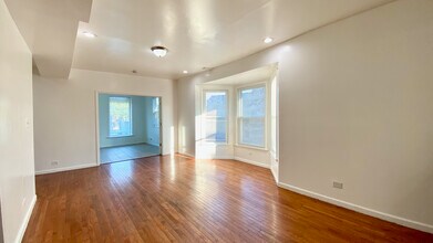 6620 S Cottage Grove Ave in Chicago, IL - Building Photo - Building Photo