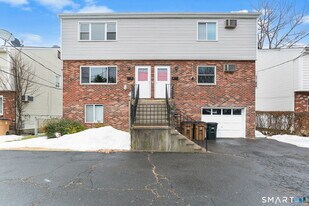 86 Harbor Dr in Stamford, CT - Building Photo