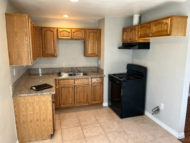 1602 N H St in San Bernardino, CA - Building Photo - Building Photo