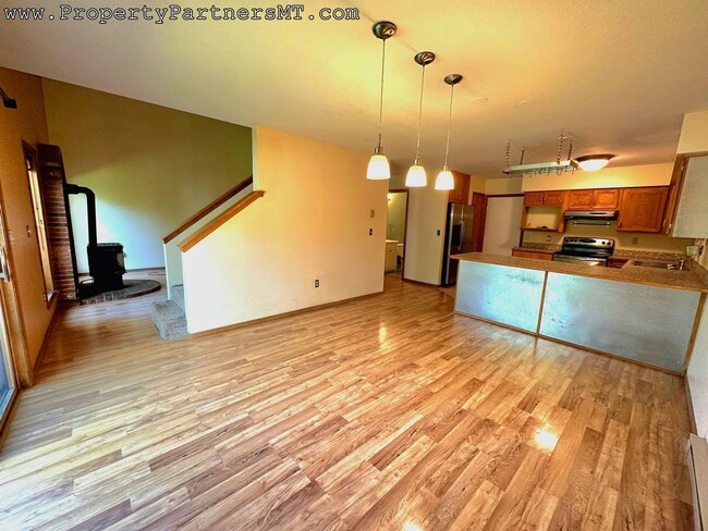 property at 323 N 19th Ave