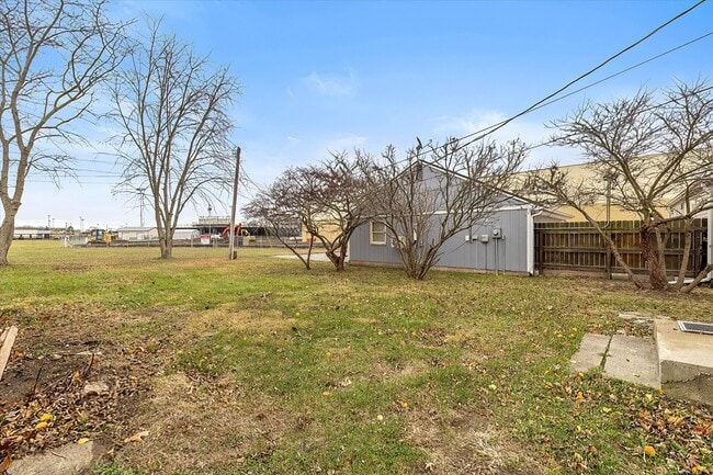 1609 N Outer Dr in Lebanon, IN - Foto de edificio - Building Photo