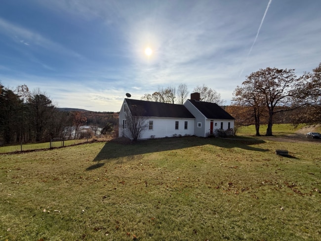 94 W Princeton Rd in Westminster, MA - Foto de edificio - Building Photo