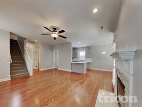 13825 Connell Green Dr in Charlotte, NC - Foto de edificio - Building Photo