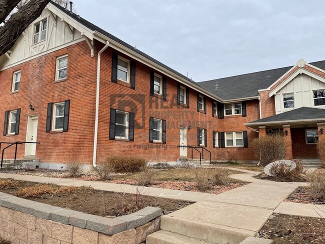 201 E S 1st St in Johnstown, CO - Building Photo - Building Photo