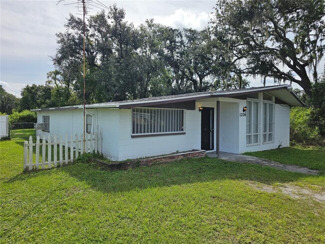 1206 S Wabash Ave in Lakeland, FL - Building Photo - Building Photo