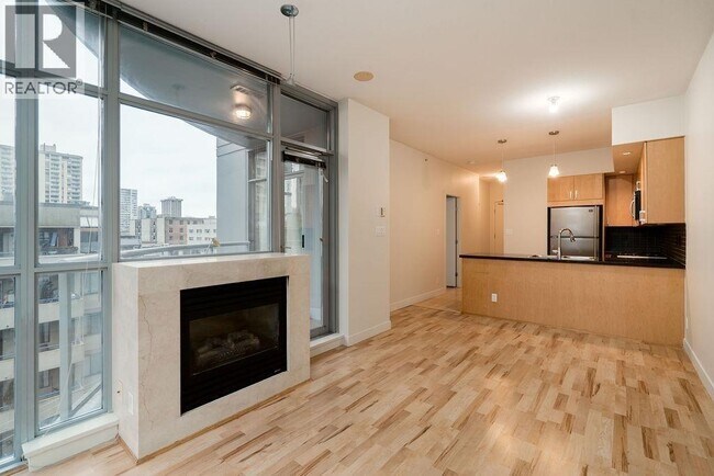 1050 Smithe St in Vancouver, BC - Building Photo - Building Photo