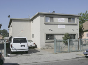 836 E 24th St in Los Angeles, CA - Building Photo - Building Photo