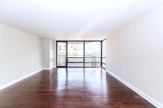 1340 N Astor St, Unit 1405 in Chicago, IL - Building Photo - Building Photo