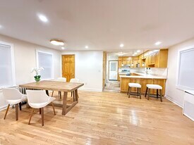 287 Bacon St in Natick, MA - Building Photo