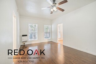 5600 Fernwood Ave in Los Angeles, CA - Building Photo