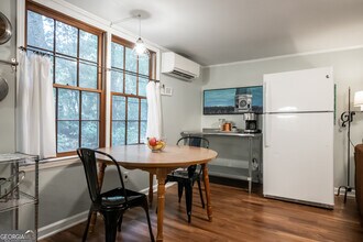 290.5 Milledge Cir in Athens, GA - Building Photo - Building Photo