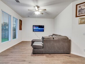 403 Magnolia Ln in Richwood, TX - Building Photo - Building Photo