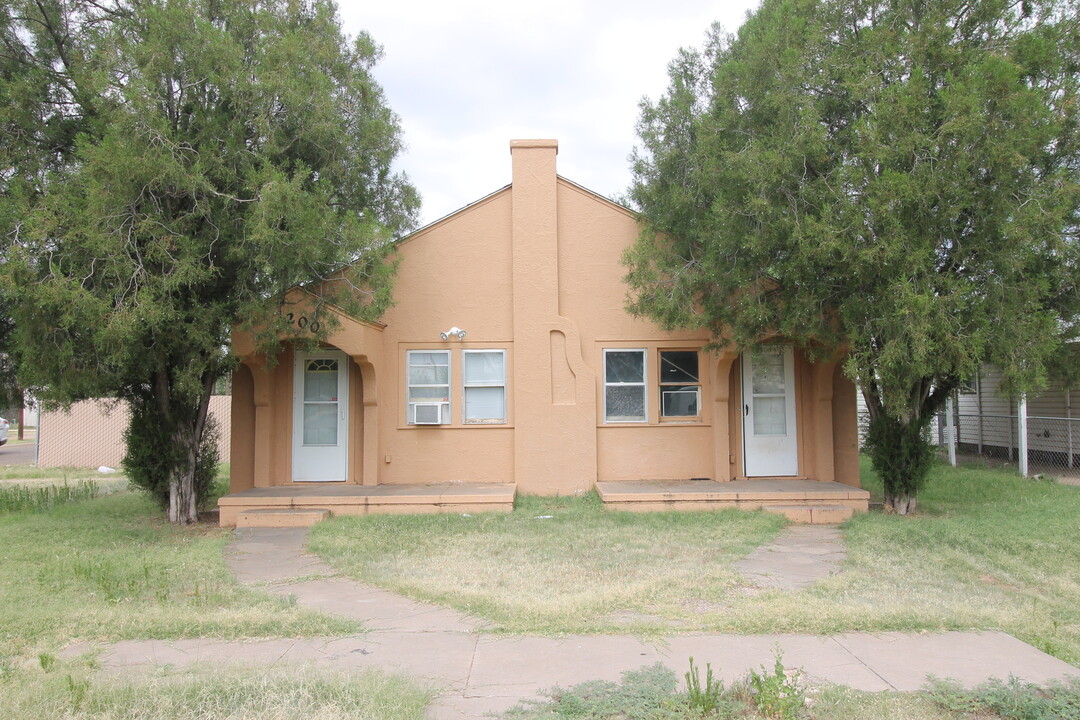 1200 Wallace St in Clovis, NM - Building Photo