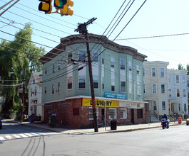 372-374 Washington St in Somerville, MA - Foto de edificio - Building Photo