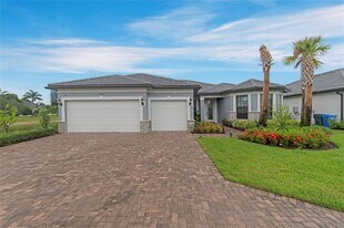 4566 Silverwood Ln N in Oakland Park, FL - Building Photo