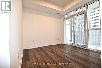 8 Interchange Wy in Vaughan, ON - Building Photo - Building Photo