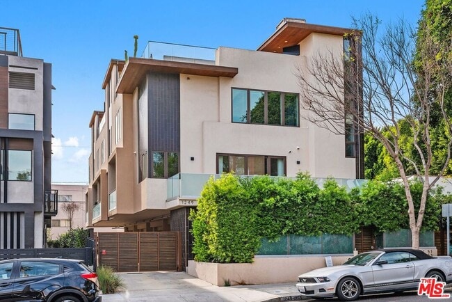 1251 N Formosa Ave in West Hollywood, CA - Building Photo - Building Photo